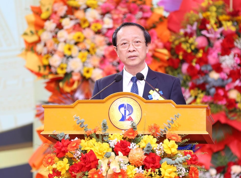 กระทรวงศึกษาธิการและการฝึกอบรมมอบหมายภารกิจเชิงยุทธศาสตร์ชุดหนึ่งให้กับมหาวิทยาลัยศึกษาธิการ - มหาวิทยาลัยดานัง - ภาพที่ 1 Bộ GD-ĐT giao loạt nhiệm vụ chiến lược cho Trường ĐH Sư phạm - ĐH Đà Nẵng- Ảnh 1.