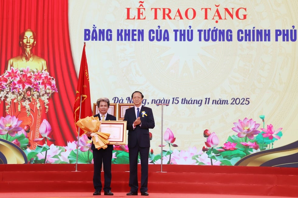 กระทรวงศึกษาธิการและการฝึกอบรมมอบหมายภารกิจเชิงยุทธศาสตร์ชุดหนึ่งให้กับมหาวิทยาลัยศึกษาธิการ - มหาวิทยาลัยดานัง - ภาพที่ 4 Bộ GD-ĐT giao loạt nhiệm vụ chiến lược cho Trường ĐH Sư phạm - ĐH Đà Nẵng- Ảnh 4.