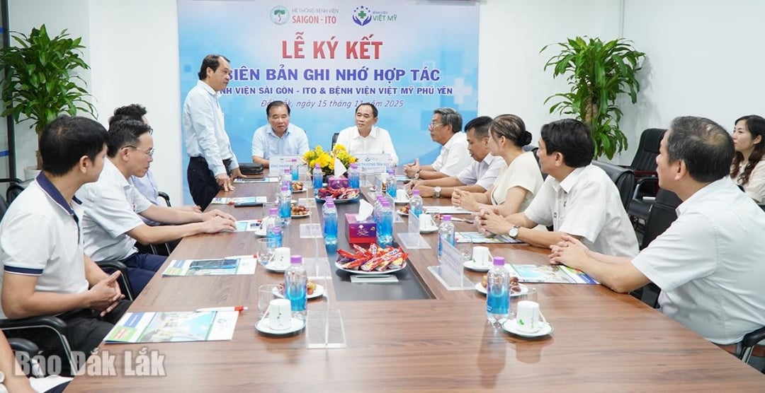 Troca de informações médicas entre dois hospitais.