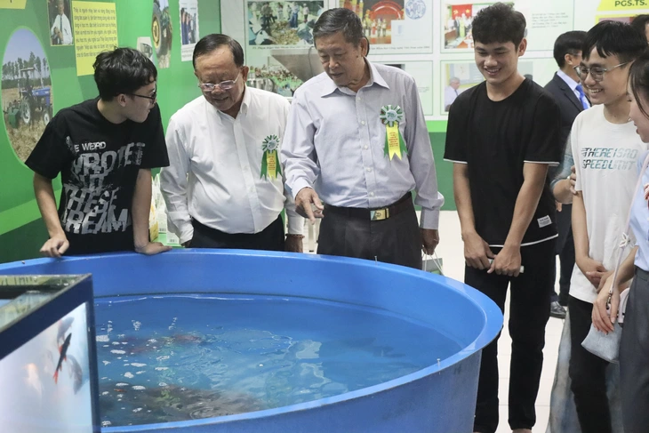Ho Chi Minh-byens universitet for landbruk og skogbruk bidrar til å øke verdien av vietnamesiske landbruksprodukter - Foto 3. Trường đại học Nông Lâm TP.HCM góp phần nâng tầm giá trị nông sản Việt - Ảnh 3.