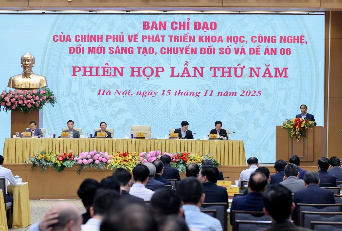 Thủ tướng Phạm Minh Chính chủ trì phiên họp thứ 5 Ban Chỉ đạo của Chính phủ về phát triển khoa học, công nghệ, đổi mới sáng tạo, chuyển đổi số và Đề án 06. Ảnh: VGP/Nhật Bắc.