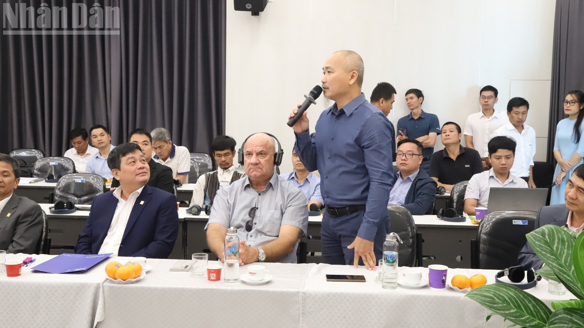 As empresas ofereceram conselhos e propuseram muitas soluções práticas sobre como construir, promover e desenvolver marcas de café vietnamitas, bem como cafés especiais, no mercado internacional. ndo_tl_img-7841-5756.jpg