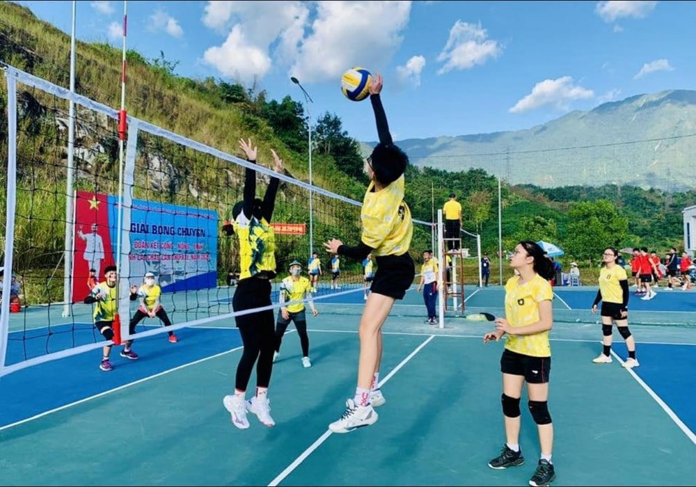 นักกีฬา 156 คนเข้าร่วมการแข่งขันวอลเลย์บอลประเพณีแรงงาน-ชาวนา-ทหาร จังหวัดไลโจ ประจำปี 2568 - ภาพที่ 3