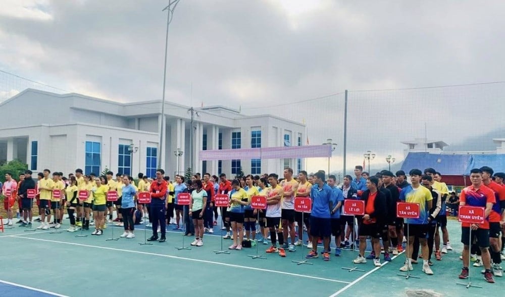 นักกีฬา 156 คนเข้าร่วมการแข่งขันวอลเลย์บอลประเพณีแรงงาน-ชาวนา-ทหาร จังหวัดไลโจ ประจำปี 2568 - ภาพที่ 1