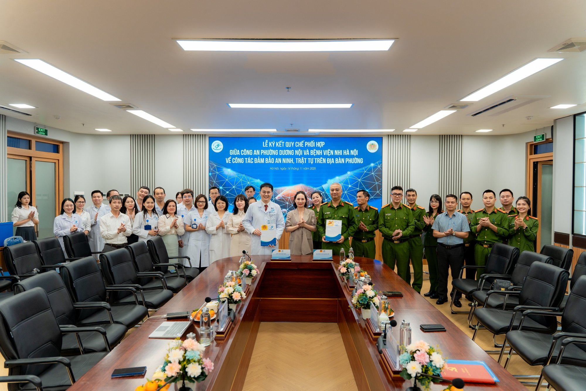 Ký cam kết phối hợp đảm bảo an ninh, trật tự tại cơ sở Y tế- Ảnh 5.