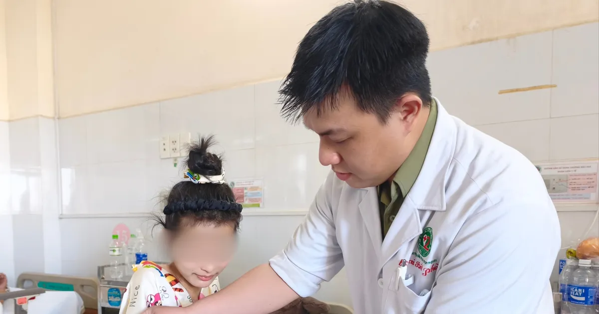 Thiếu nữ trải qua 15 ca mổ sau tai nạn bỏng toàn thân