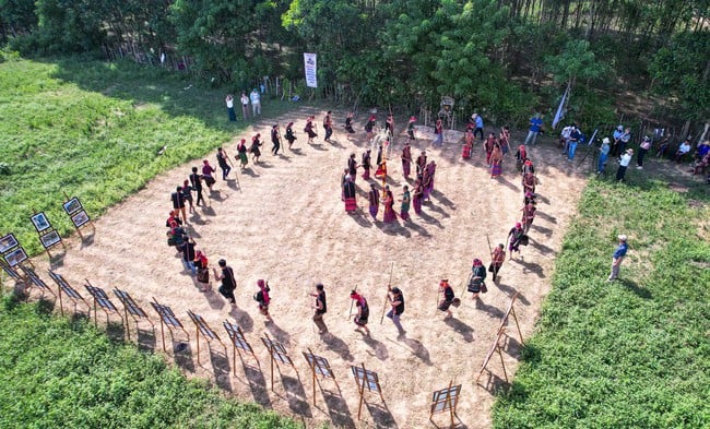 Att stärka propagandan för partiets och statens politik för fattigdomsminskning: En viktig lösning för att förverkliga målet om inkluderande utveckling - Foto 1.