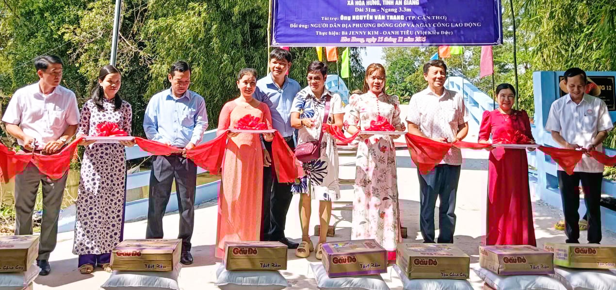 Коммуна Хоа Хынг открыла мост через канал Там Пхо (мост Тинь Транг 12)