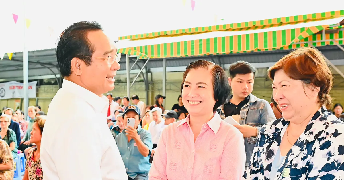 Chủ tịch UBND TPHCM lắng nghe từng ý kiến của người dân