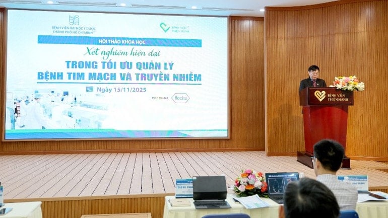 Na workshopu se podělil o své zkušenosti mistr, doktor Pham Phu Cuong, zástupce ředitele všeobecné nemocnice Thien Hanh. img-0651-3857.jpg