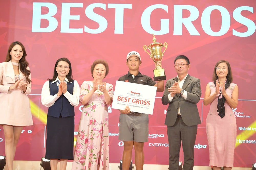 El golfista Nguyen Trong Hoang, de 15 años, ganó por primera vez el Campeonato de Golf de Tien Phong - foto 1