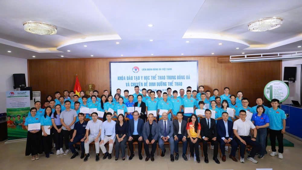 ពិធីបិទវគ្គបំប៉នសុខភាពកីឡាបាល់ទាត់ និងសិក្ខាសាលាអាហារូបត្ថម្ភកីឡា - រូបថត ១