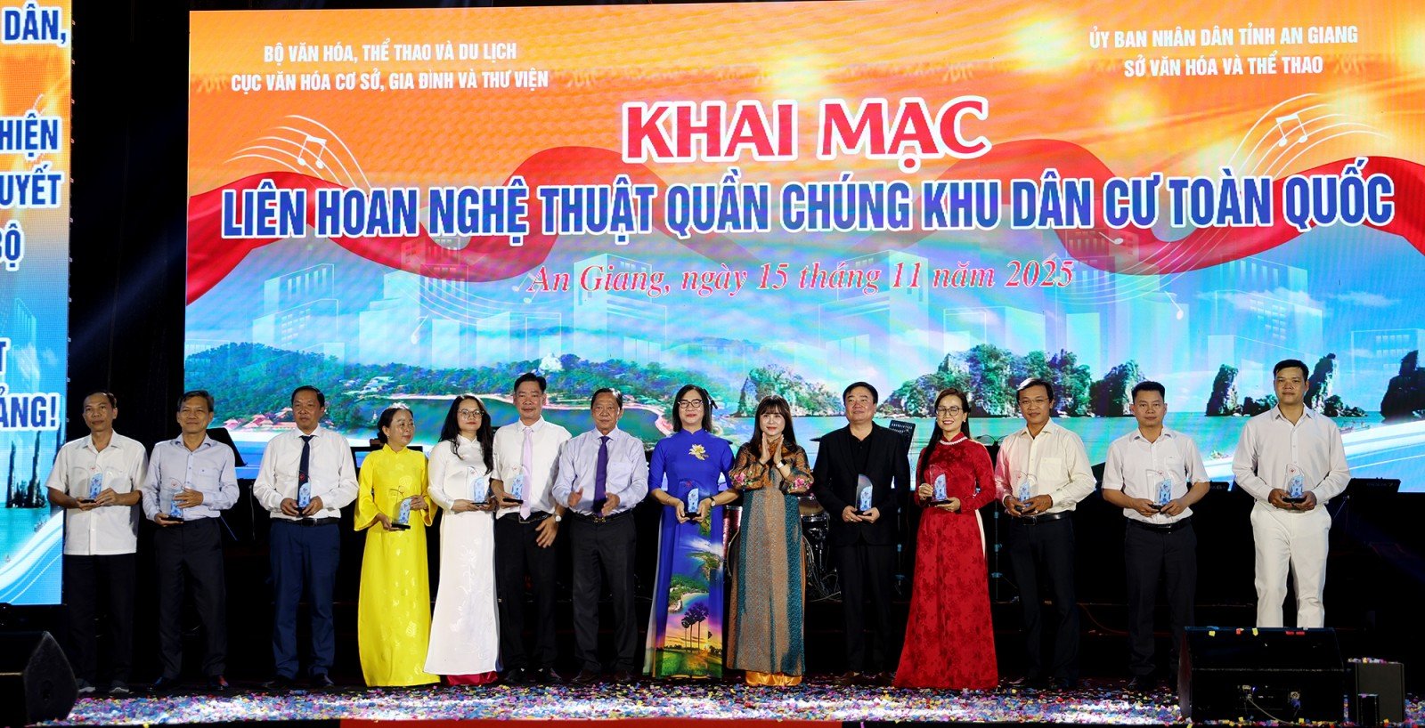 ពិធីបើកមហោស្រពសិល្បៈលំនៅឋានជាតិឆ្នាំ 2025 នៅទីក្រុង An Giang