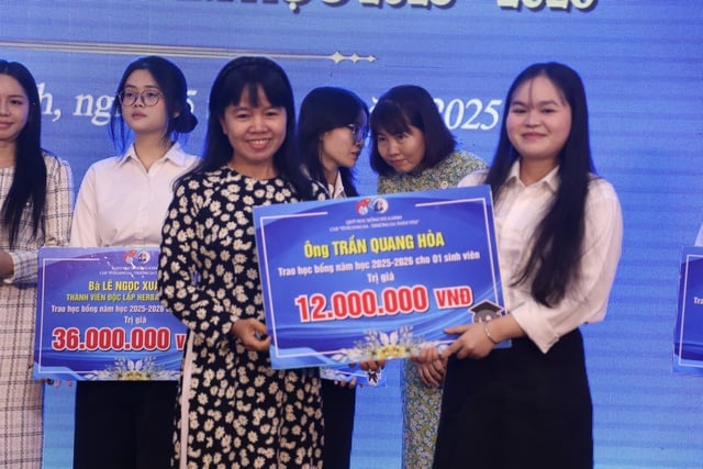 Học bổng đồng hành, hỗ trợ sinh viên suốt chặng đường học đại học  - Ảnh 2.