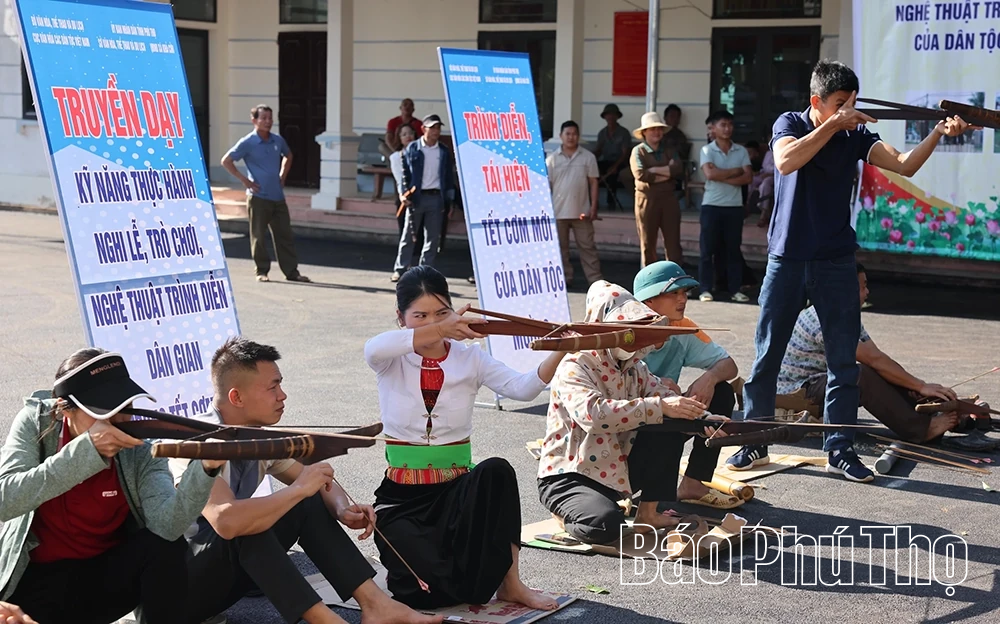 Sammanfattning av att bygga en modell för att uppleva traditionell Muong-etnisk kultur