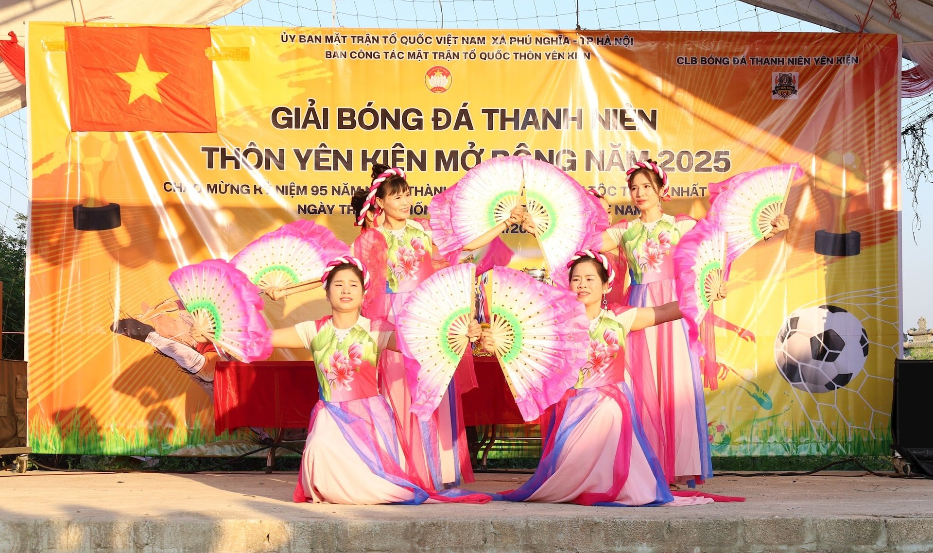 Phú Nghĩa: Vun đắp khối đại đoàn kết, xây dựng quê hương ngày càng phát triển- Ảnh 1.