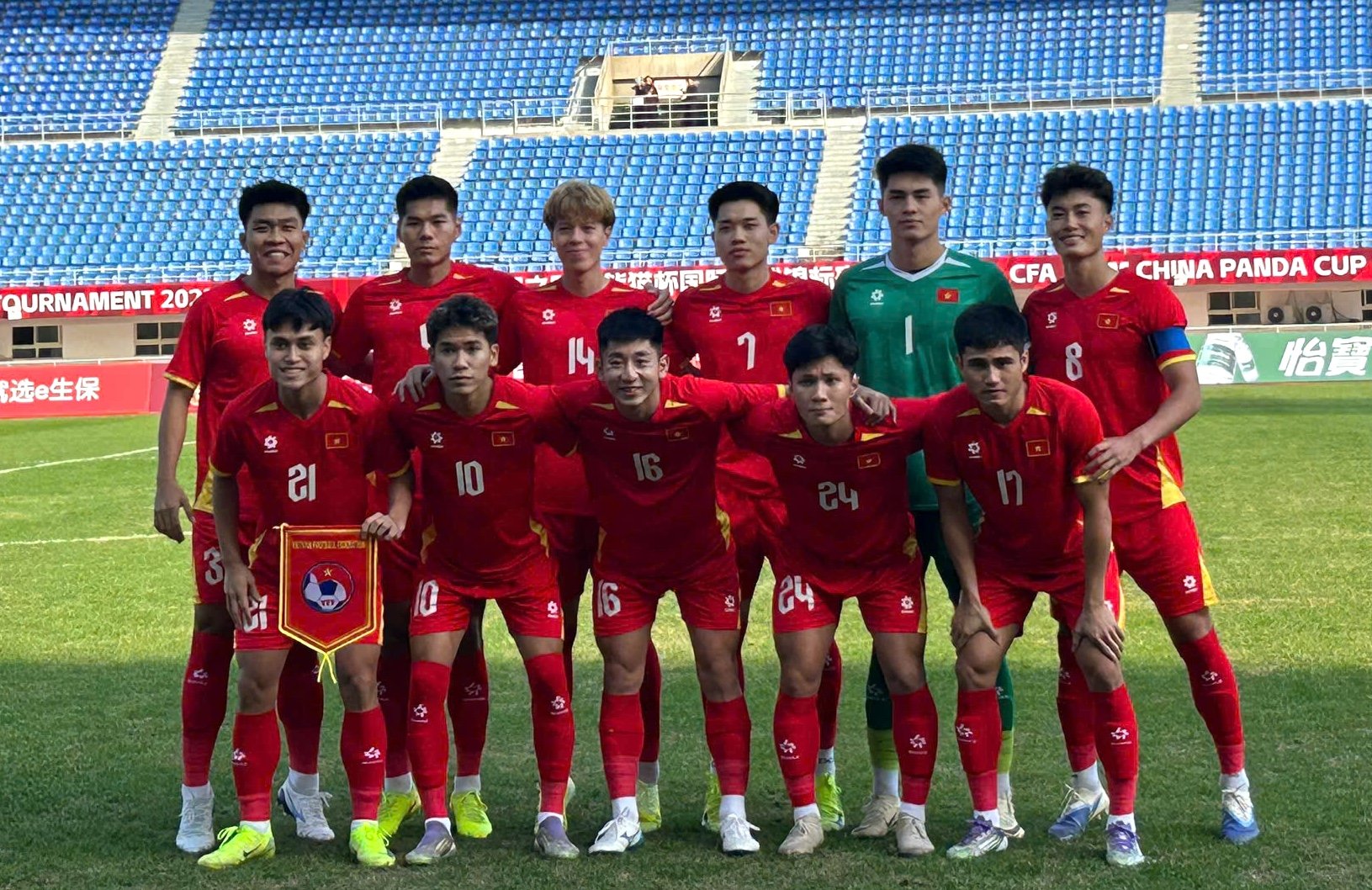 HLV Đinh Hồng Vinh chỉ thẳng lý do U.23 Việt Nam thua U.23 Uzbekistan: Tiếc nhưng vẫn… hài lòng!- Ảnh 1.