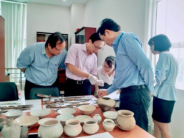 - Foto 2. - Ảnh 2.