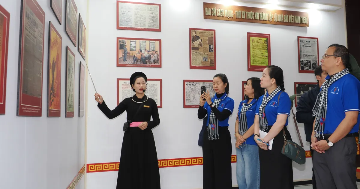 Về với “Lớp học đầu tiên” của báo chí cách mạng