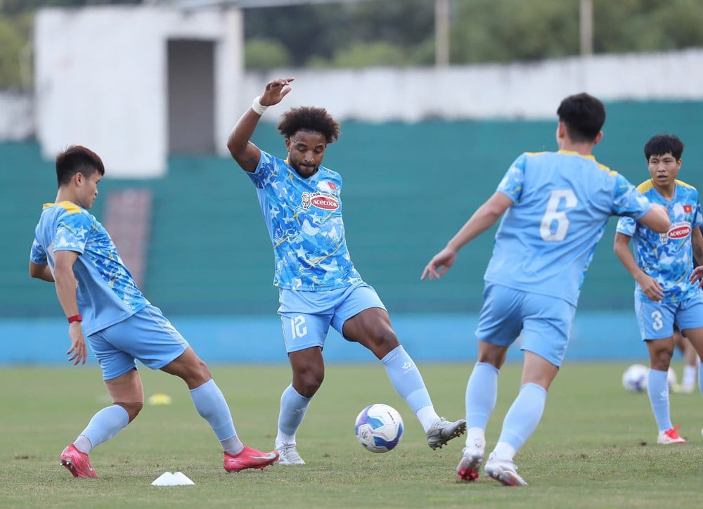 Ce spun jucătorii vietnamezi despre revenirea lui Xuan Son? - foto 4