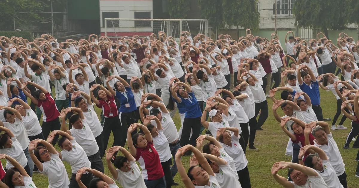 Gần 2.000 người tham gia đồng diễn Dưỡng sinh vì sức khỏe cộng đồng