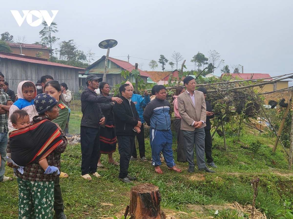 Κατολίσθηση στο Ντα Νανγκ, εν αναμονή της επιστροφής 3 αγνοουμένων, εικόνα 3 vu lo nui tai Da nang mong ngong 3 nguoi mat tich tro ve hinh anh 3