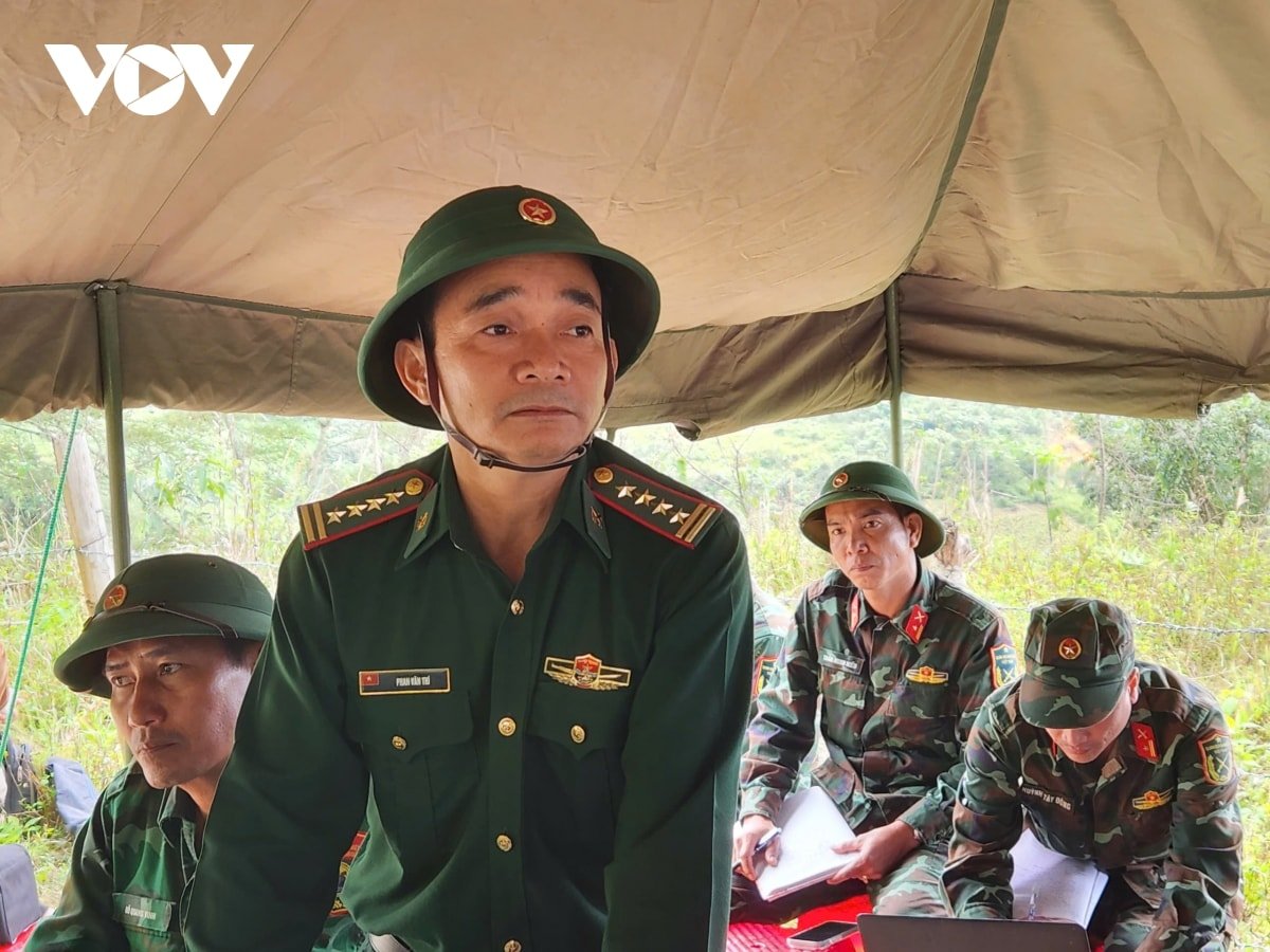 Κατολίσθηση στο Ντα Νανγκ, εν αναμονή της επιστροφής 3 αγνοουμένων, εικόνα 2 vu lo nui tai Da nang mong ngong 3 nguoi mat tich tro ve hinh anh 2