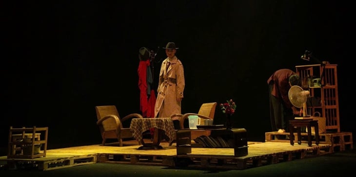 LucTeam voert het toneelstuk 'Tomorrow the sky will shine again' na op het Zuidpodium van vóór 1975 - Foto 4. Trần Lực - Ảnh 4.