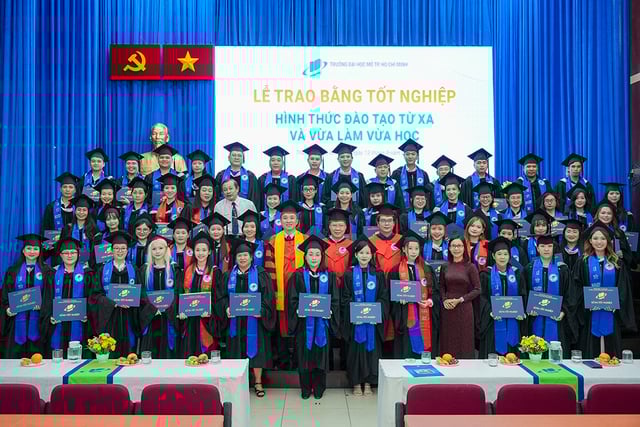 Ho Chi Minh City Open University är en pionjär inom öppen utbildning och distansundervisning - Foto 3. Trường ĐH Mở TP . HCM tiên phong trong giáo dục Mở và đào tạo từ xa - Ảnh 3.