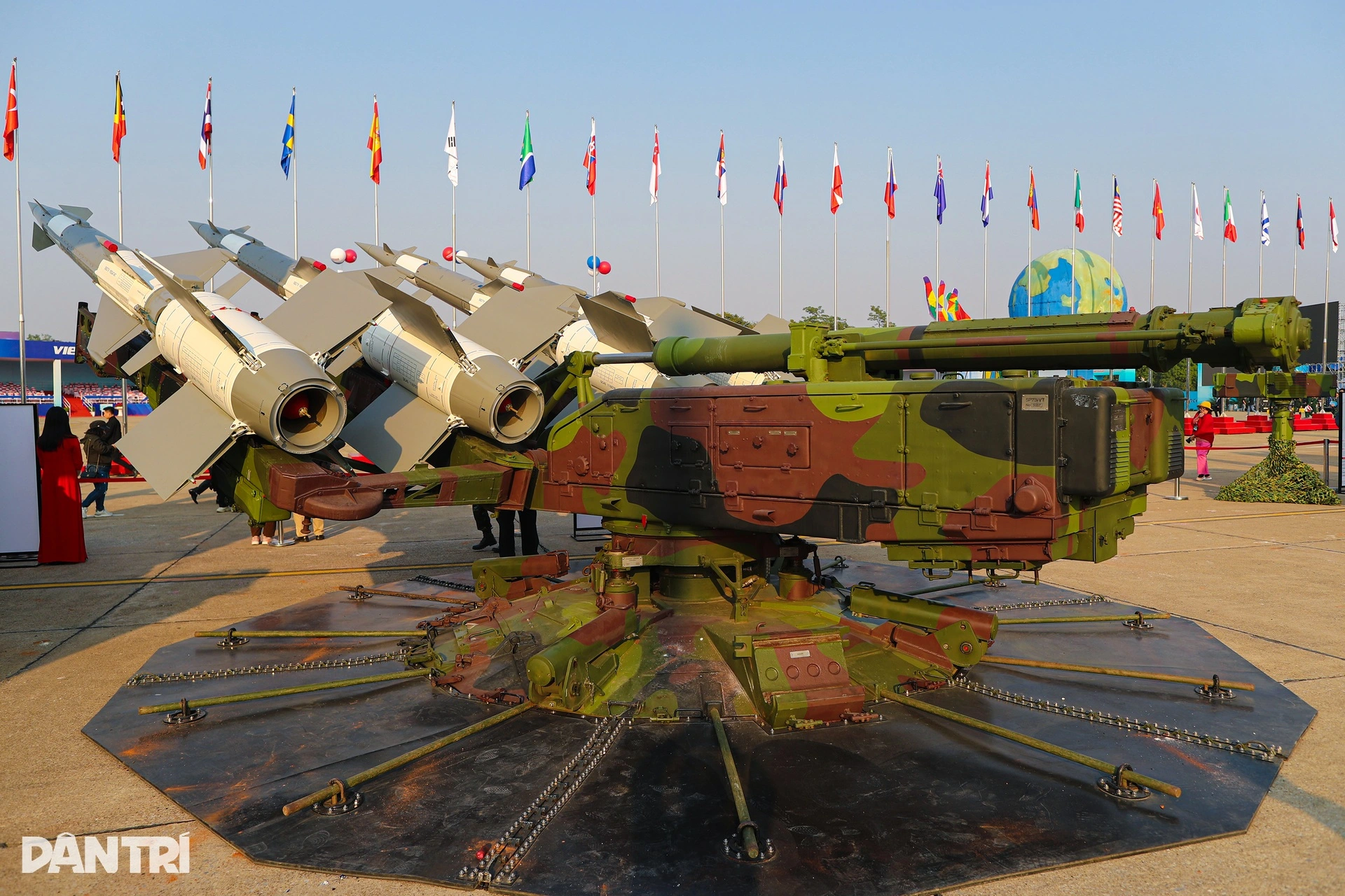 ក្រសួងការពារជាតិបានចេញគោលនយោបាយជាច្រើនដើម្បីទាក់ទាញធនធានមនុស្ស លេខ 1763257557121.webp