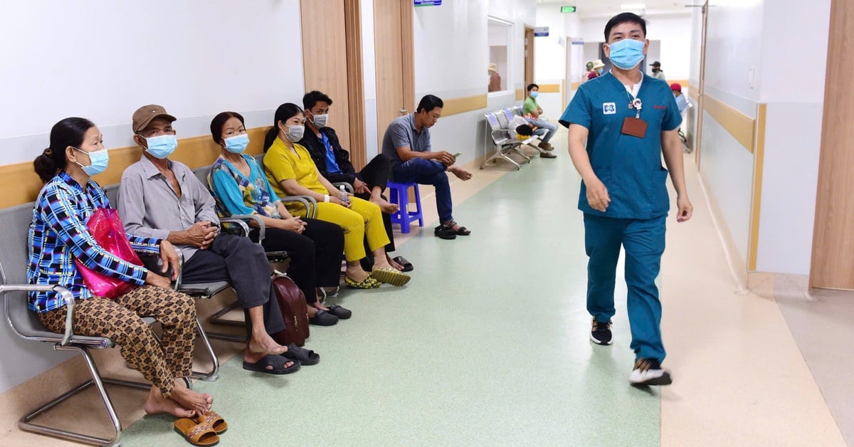 Người dân TP.HCM trên 65 tuổi nhận thẻ bảo hiểm y tế ‘miễn phí’ ở đâu?