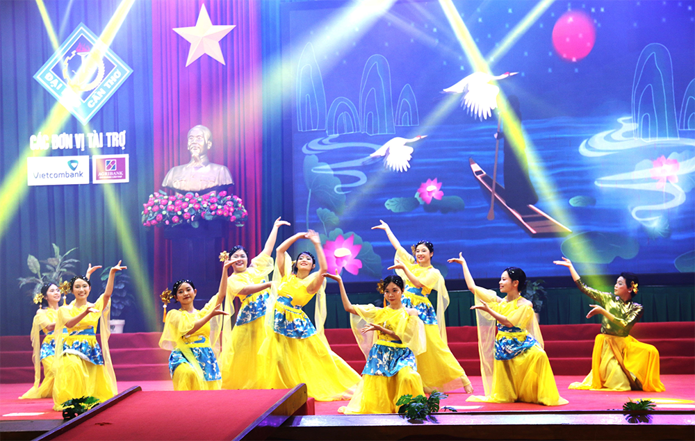 Ceremonia de închidere a Concursului de Canto și Talente Artistice al Universității Can Tho 2025