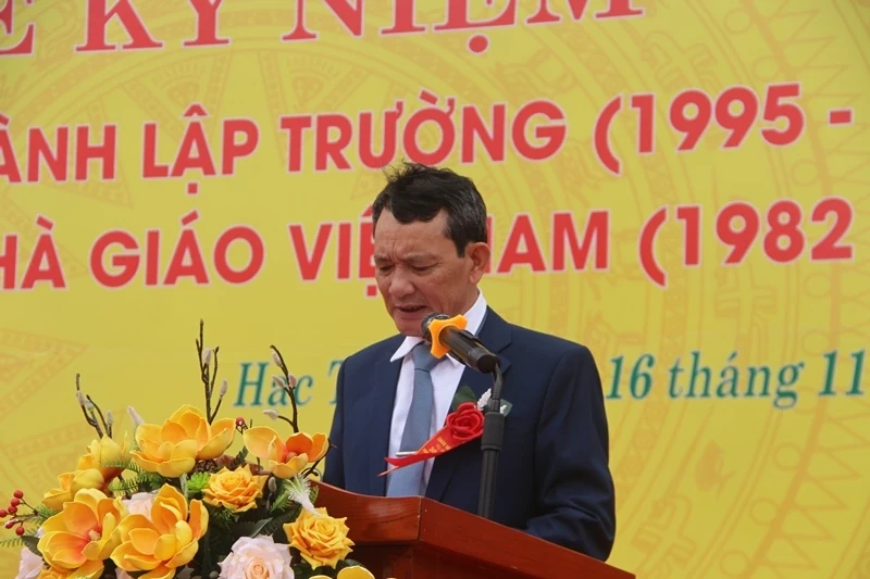 La escuela secundaria To Hien Thanh celebra 30 años de fundación, construcción y desarrollo.