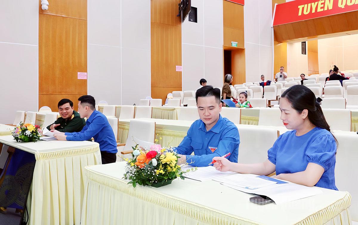 Ban Thường vụ Tỉnh đoàn trao đổi, rà soát chương trình Đại hội.