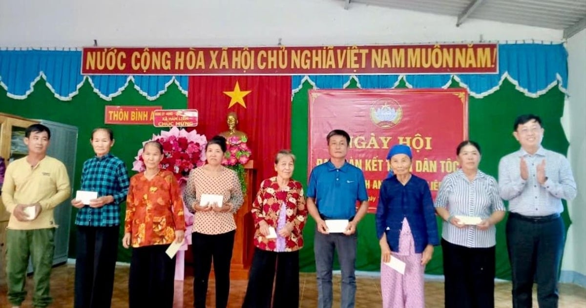 Ấm áp nghĩa tình trong Ngày hội Đại đoàn kết ở thôn Bình An