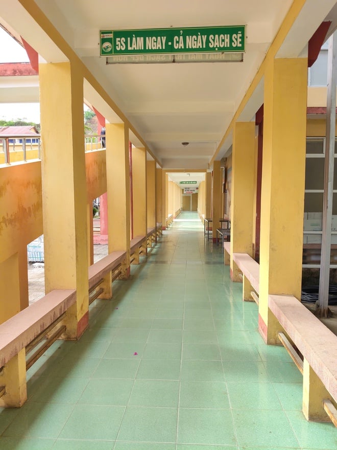 Všeobecná nemocnice Lao Cai č. 3 efektivně udržuje model zeleného, čistého a krásného zdravotnického zařízení a překračuje standardy v nakládání s lékařským odpadem - Foto 2. BVĐK số 3 Lào Cai duy trì hiệu quả mô hình Cơ sở y tế xanh – sạch – đẹp, vượt chuẩn về quản lý chất thải y tế- Ảnh 2.