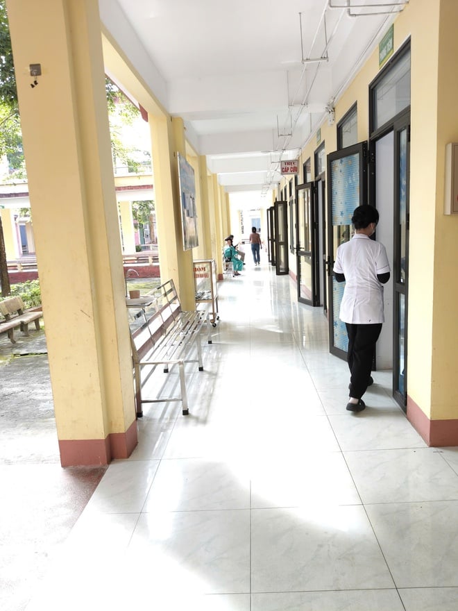 Všeobecná nemocnice Lao Cai č. 3 efektivně udržuje model zeleného, čistého a krásného zdravotnického zařízení a překračuje standardy v nakládání s lékařským odpadem - Foto 4. BVĐK số 3 Lào Cai duy trì hiệu quả mô hình Cơ sở y tế xanh – sạch – đẹp, vượt chuẩn về quản lý chất thải y tế- Ảnh 4.