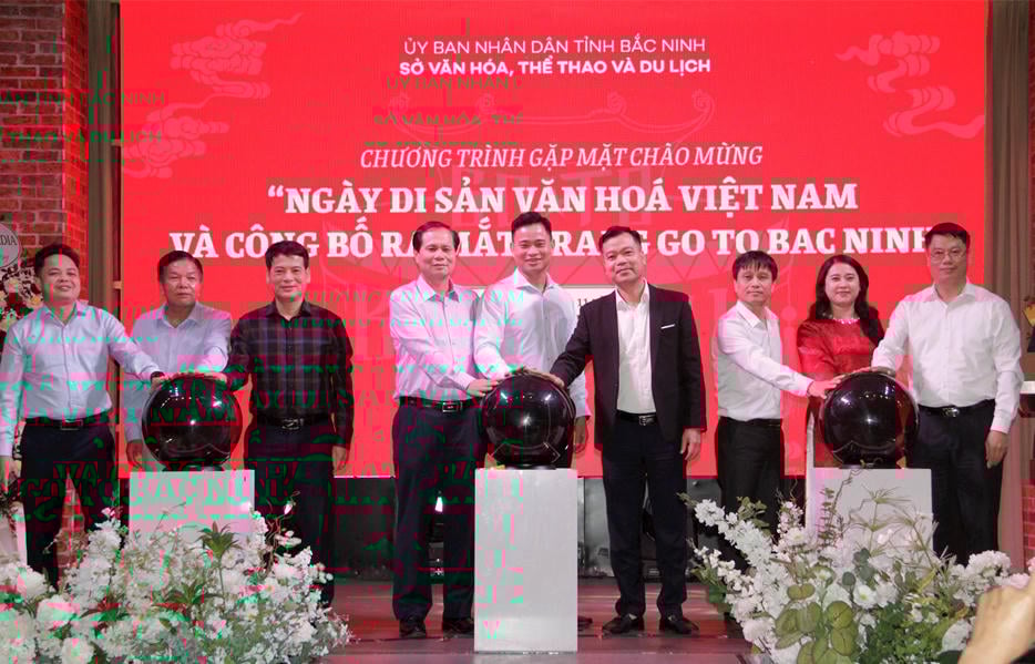 Delegaterna genomförde lanseringsceremonin för sidan