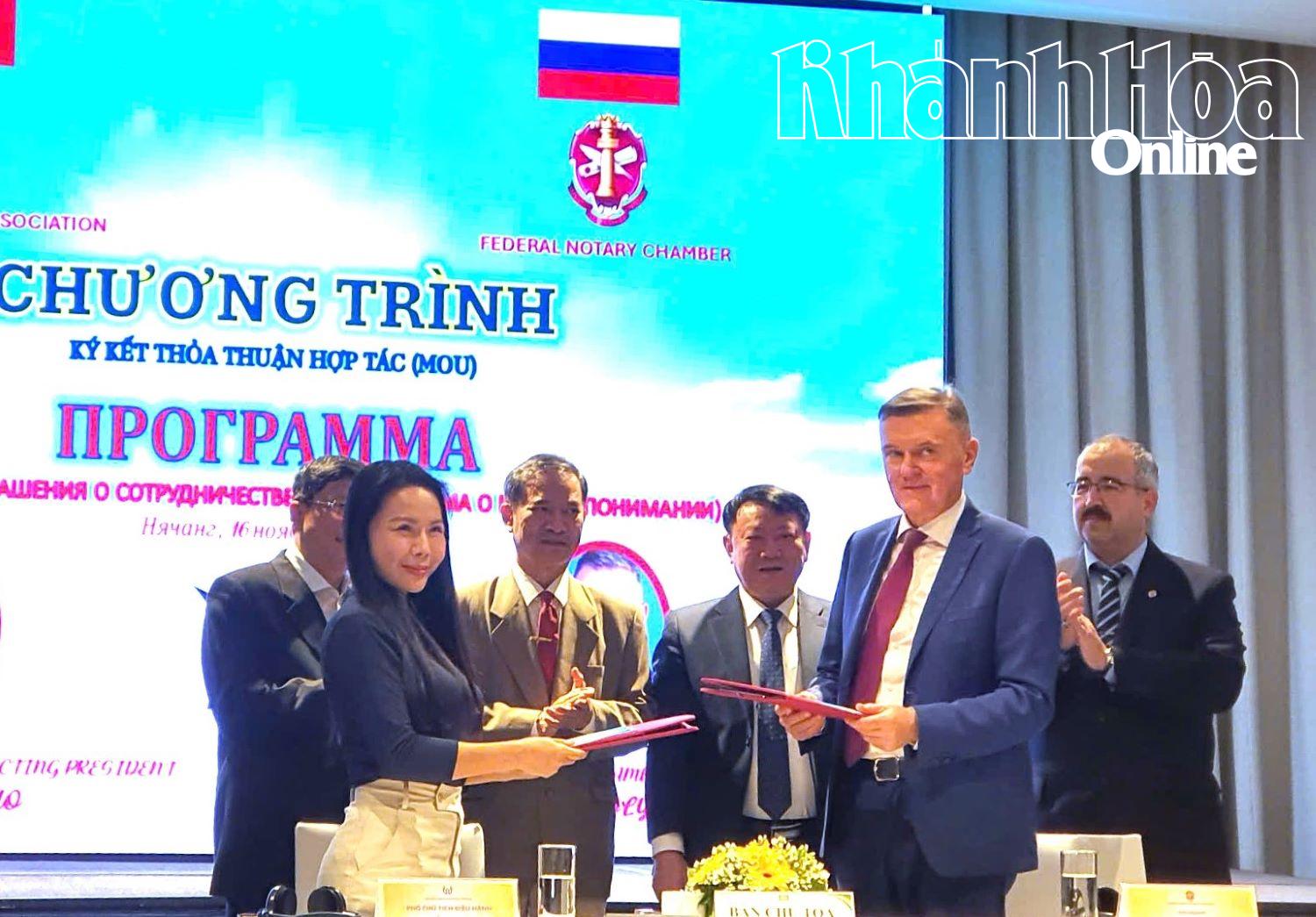 Representantes da Associação de Notários do Vietnã e da Associação de Notários da Federação Russa assinaram um acordo de cooperação.