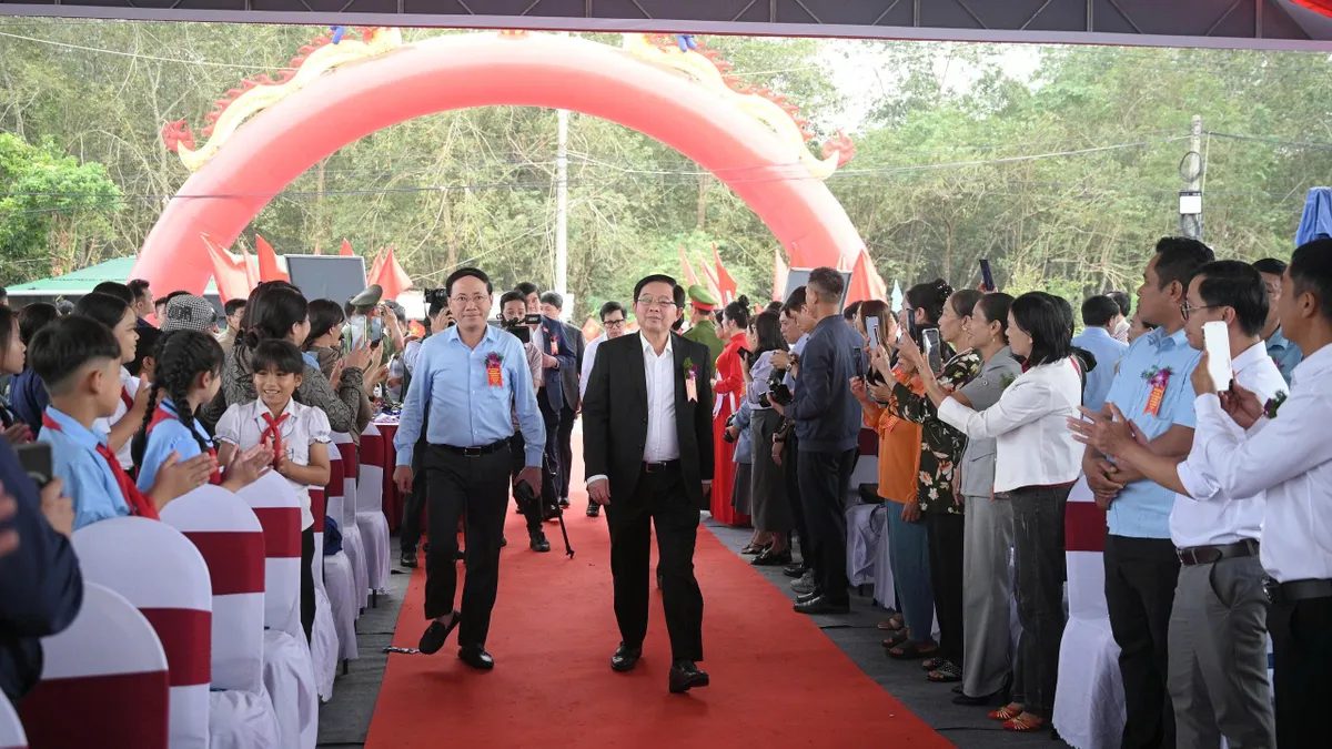 Phó Thủ tướng Hồ Quốc Dũng dự lễ khởi công trường học vùng biên ở Gia Lai - Ảnh 1.