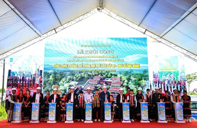 - Bilde 2. - Ảnh 2.