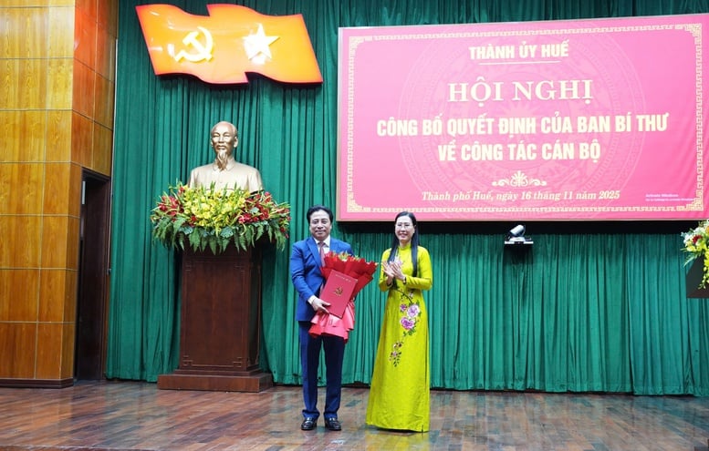Chairman of Khanh Hoa Provincial People's Committee was appointed to hold the position of Deputy Secretary of Hue City Party Committee - Photo 1. Chủ tịch UBND tỉnh Khánh Hòa được chỉ định giữ chức Phó Bí thư Thành ủy Huế- Ảnh 1.