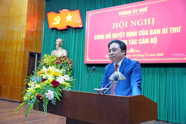 Chairman of Khanh Hoa Provincial People's Committee was appointed to hold the position of Deputy Secretary of Hue City Party Committee - Photo 3. Chủ tịch UBND tỉnh Khánh Hòa được chỉ định giữ chức Phó Bí thư Thành ủy Huế- Ảnh 3.