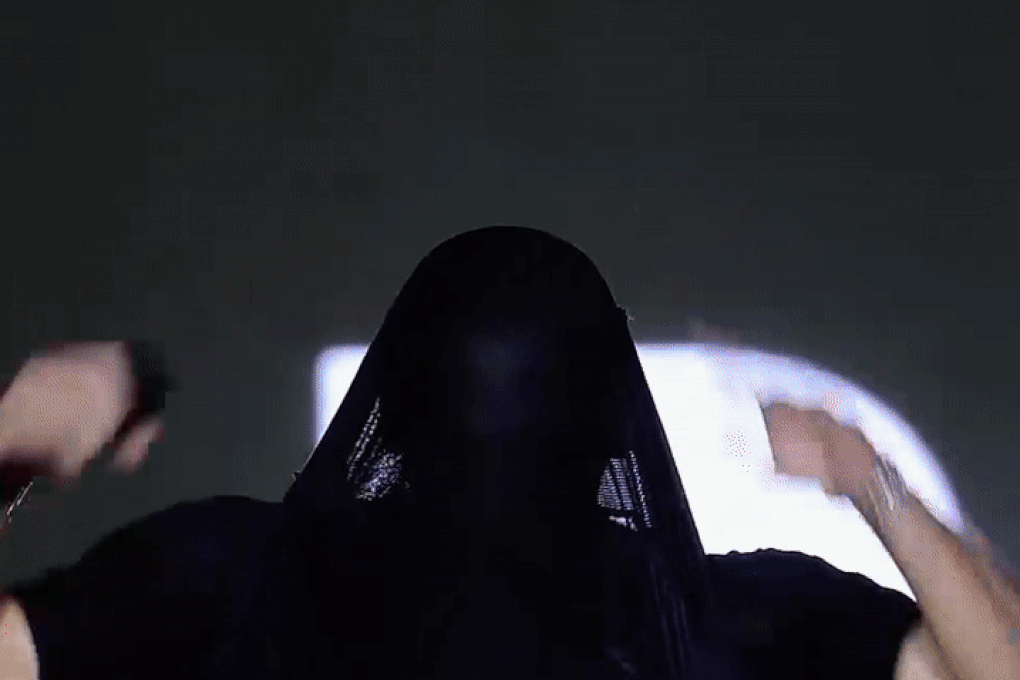 ពេល Bi Rain លើកអាវដើម្បីបង្អួតពោះ ៦ កញ្ចប់នៅប្រទេសវៀតណាមបានល្បីខ្លាំង - ១