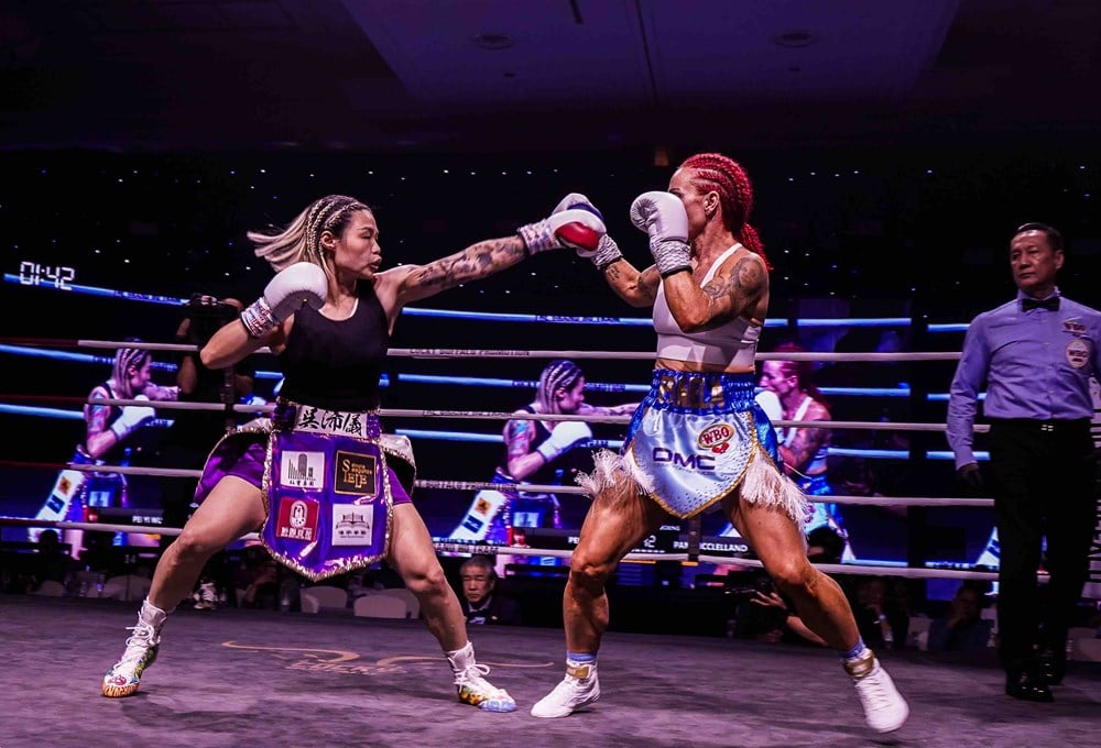 Tran Van Thao slaat een Thaise bokser knock-out bij Ho Tram Legendary - foto 4