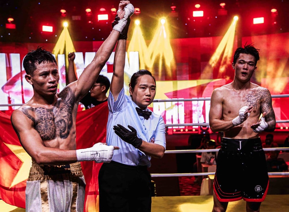 Tran Van Thao slaat een Thaise bokser knock-out bij Ho Tram Legendary - foto 5