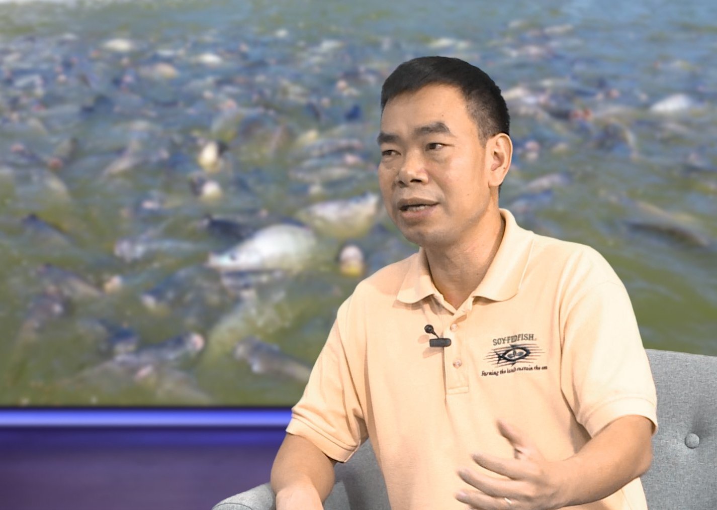 آقای بوی نگوک تان، مدیر فنی آبزیپروری - ویتنام، USSEC، گفت که شرکتهای تولید خوراک آبزیان به طور فزایندهای در بهبود فناوری و فرمولهای غذایی برای برآوردن نیازهای رشد سریع آبزیپروری فعال هستند. عکس: Duy Hoc. Ông Bùi Ngọc Thanh, Giám đốc Kỹ thuật Thủy sản - Việt Nam, USSEC cho biết, các doanh nghiệp sản xuất thức ăn thủy sản ngày càng chủ động cải tiến công nghệ, công thức dinh dưỡng để đáp ứng nhu cầu tăng trưởng nhanh của nuôi trồng thủy sản. Ảnh: Duy Học.