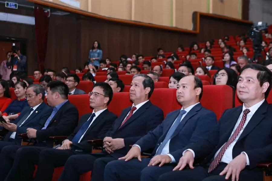 Hedrar 60 prisbelönta verk av National Press Award för vietnamesisk utbildning år 2025 Vinh danh 60 tác phẩm đoạt giải Giải báo chí toàn quốc Vì sự nghiệp giáo dục Việt Nam năm 2025