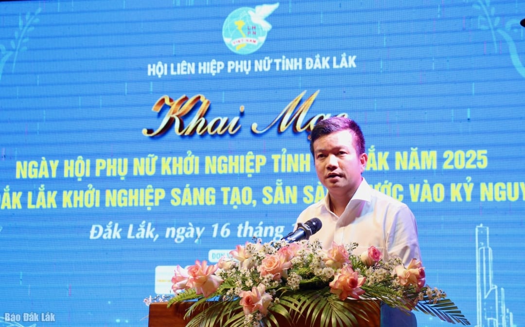 លោក Tran Doan Toi អនុប្រធានគណៈកម្មាធិការឃោសនា និងចលនាមហាជននៃគណៈកម្មាធិការបក្សខេត្ត ថ្លែងក្នុងពិធីបើក។