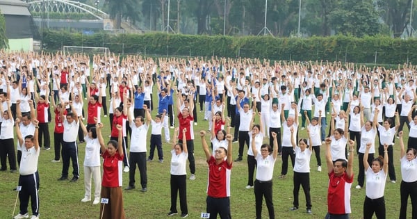 Gần 2.000 người đồng diễn dưỡng sinh vì sức khỏe cộng đồng
